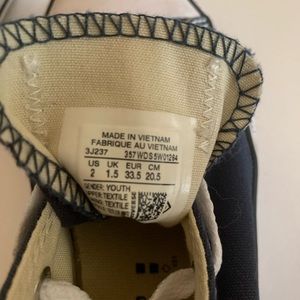 Boys Converse Size 3